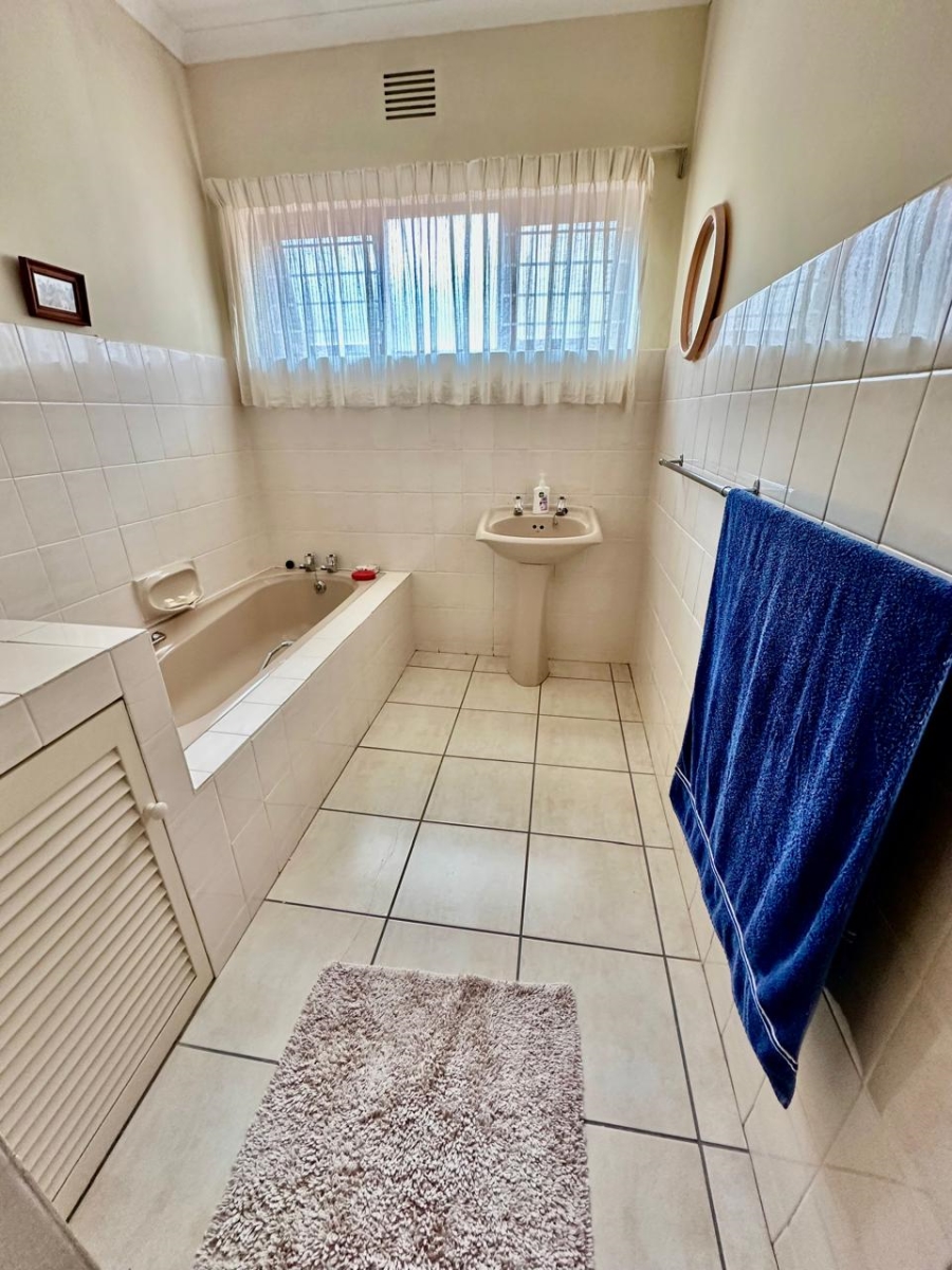 4 Bedroom Property for Sale in Bayview Western Cape